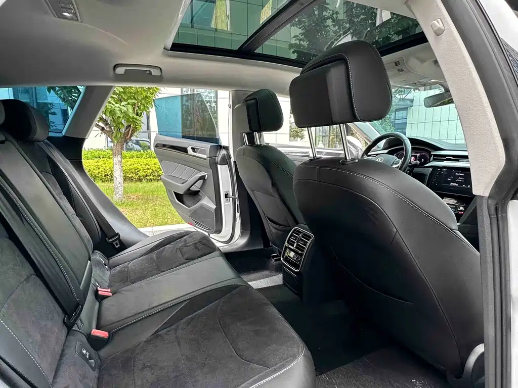 Volkswagen Volkswagen CC 2021 Shooting Brake 330TSI Liemu Edition 2022 - thumbnail 10