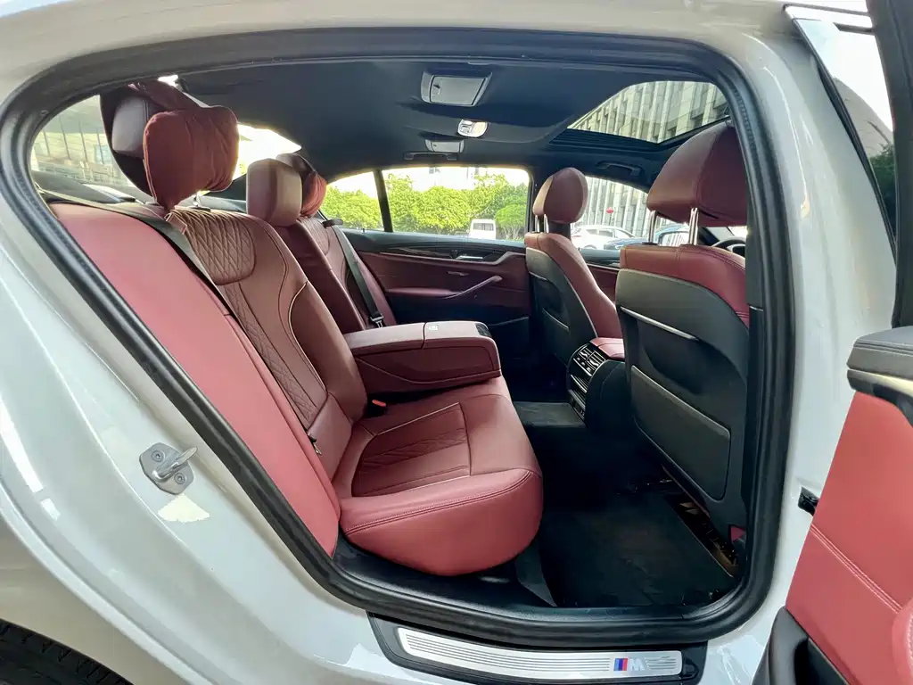 BMW BMW 5 Series 525Li M Sport Package 2021 - thumbnail 22