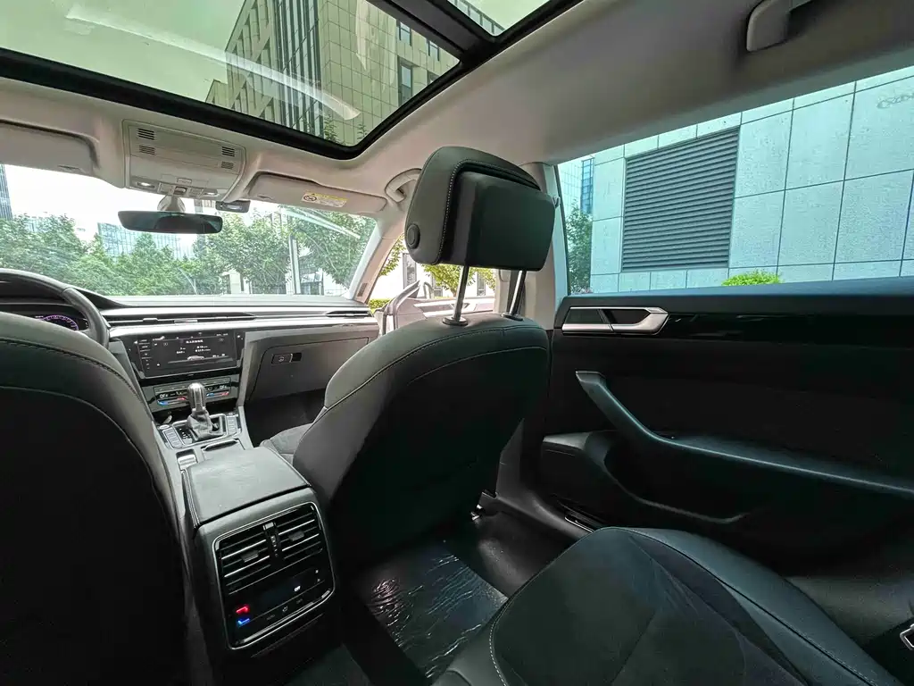 Volkswagen Volkswagen CC 2021 Shooting Brake 330TSI Liemu Edition 2022 - thumbnail 15