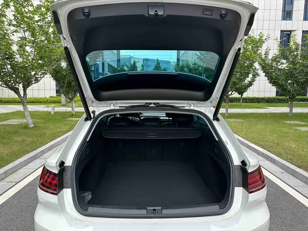 Volkswagen Volkswagen CC 2021 Shooting Brake 330TSI Liemu Edition 2022 - thumbnail 24