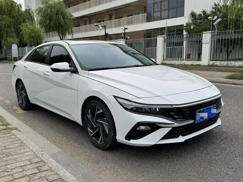 Hyundai Hyundai Elantra 2023 1.5L CVT GLS 2024 - thumbnail 3