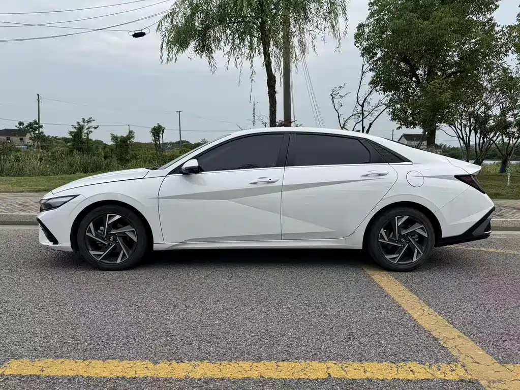 Hyundai Hyundai Elantra 2023 1.5L CVT GLS 2024 - thumbnail 7