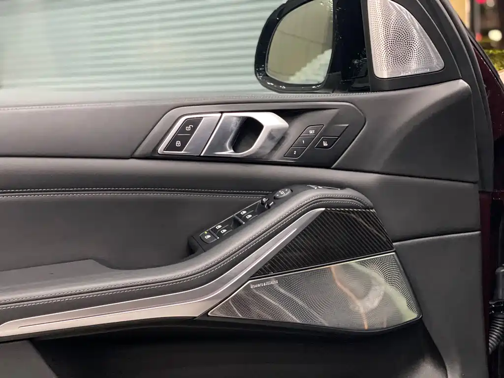 BMW BMW X5 M 2022 - thumbnail 10