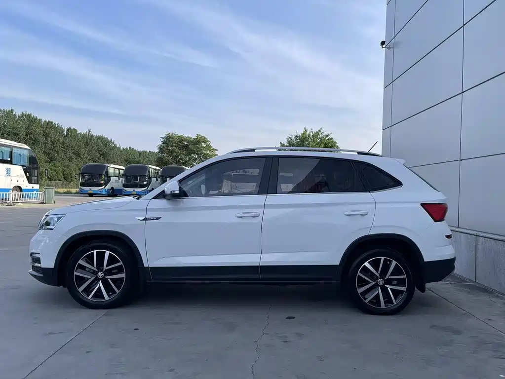 Skoda Kamiq 2022 1.5L Automatic Comfort Edition 2023 - thumbnail 4