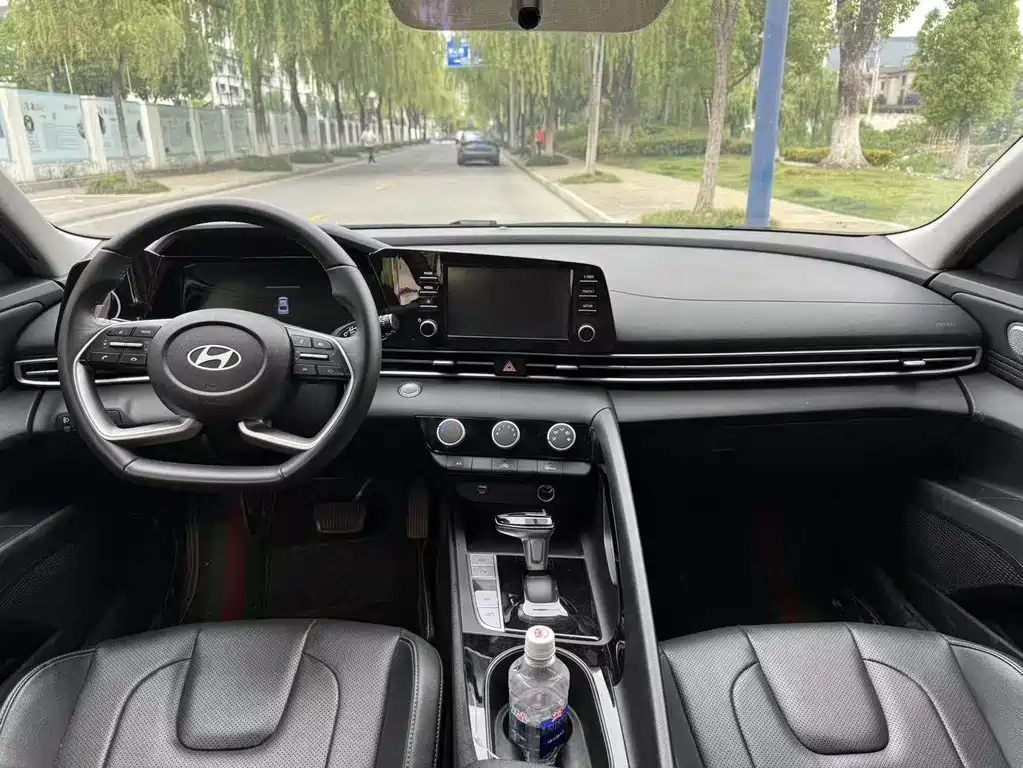 Hyundai Hyundai Elantra 2023 1.5L CVT GLS 2024 - thumbnail 11