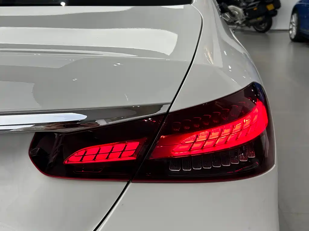 Mercedes-Benz Mercedes-Benz E-Class 2022 Facelift E 260 L Sport 2022 - thumbnail 14