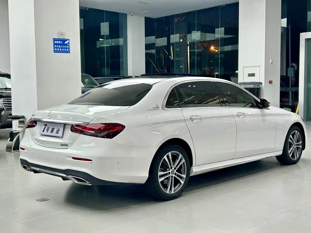 Mercedes-Benz Mercedes-Benz E-Class 2022 Facelift E 260 L Sport 2022 - thumbnail 17
