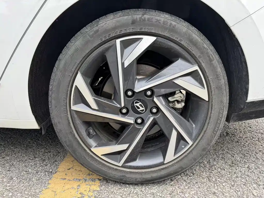 Hyundai Hyundai Elantra 2023 1.5L CVT GLS 2024 - thumbnail 14
