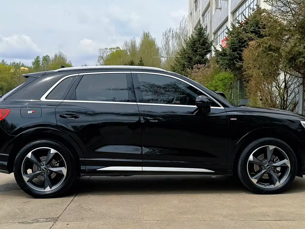 Audi Audi Q3 35 TFSI 2022 - thumbnail 4