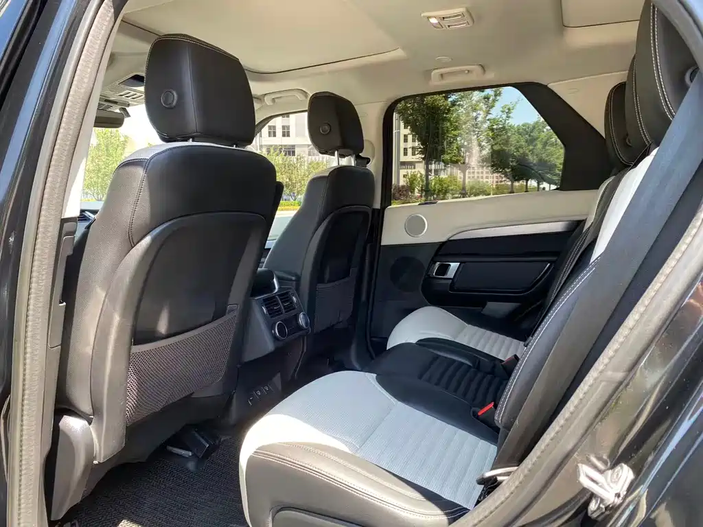 Land Rover Land Rover Discovery 2023 360PS R-Dynamic S 2022 - thumbnail 5