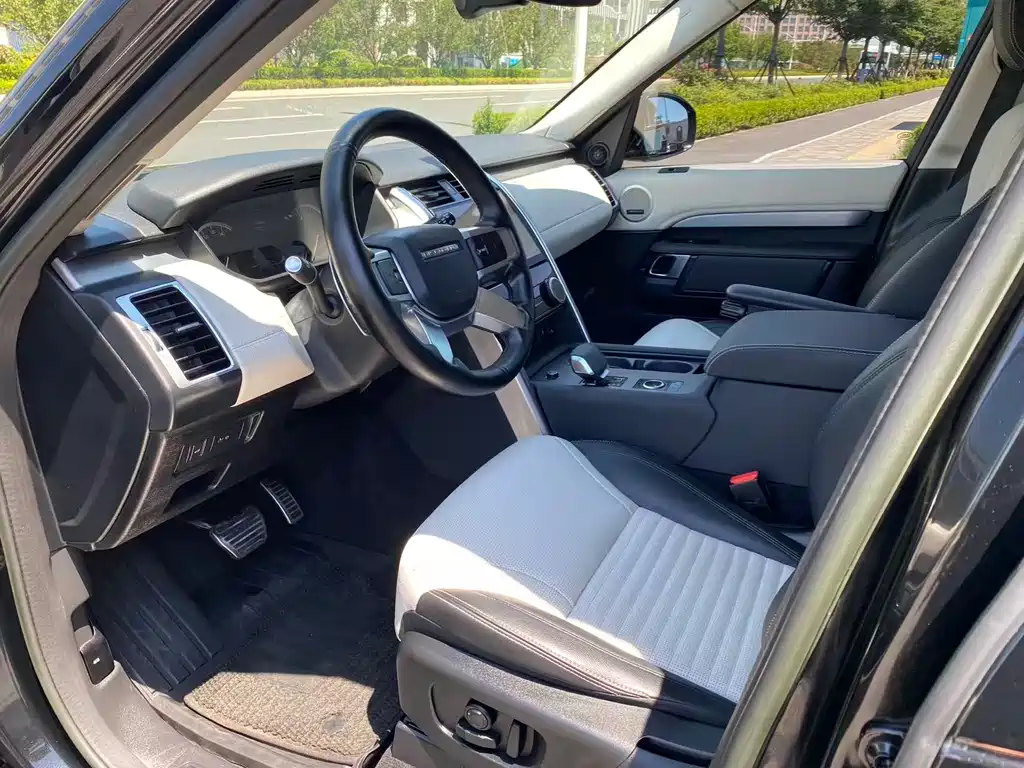 Land Rover Land Rover Discovery 2023 360PS R-Dynamic S 2022 - thumbnail 6