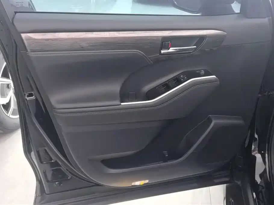 Toyota Toyota Crown Kluger 2024 2.5L HEV AWD Noble Edition 2025 - thumbnail 7