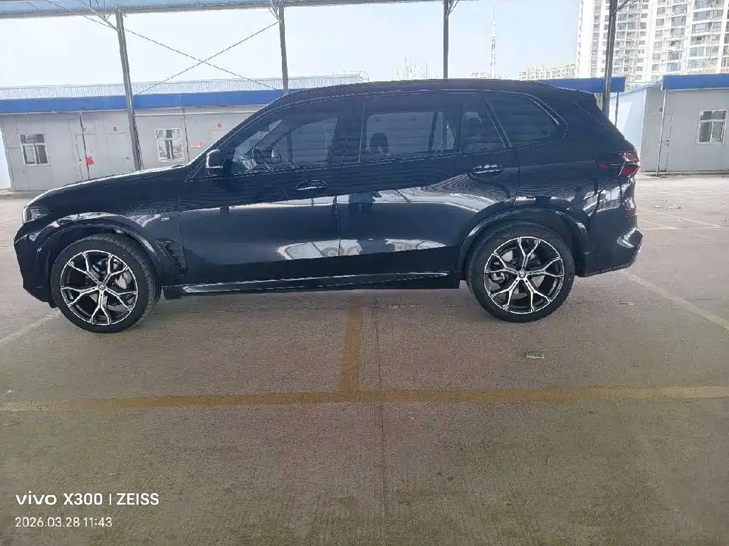 BMW BMW X5 2023 xDrive 30Li M Sport Night Edition 2024 - thumbnail 4