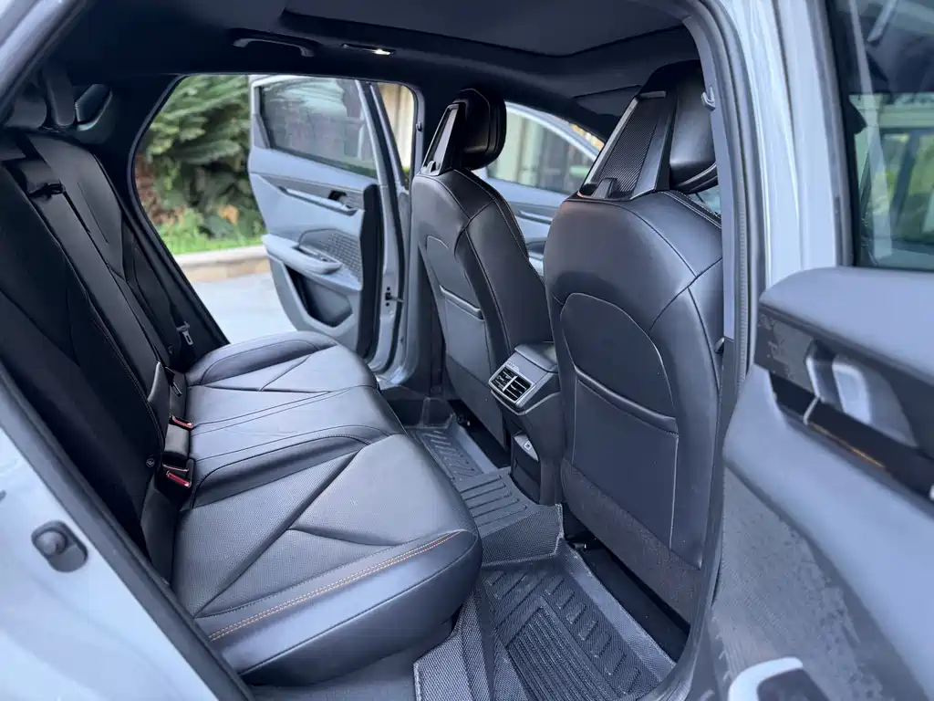 Changan Changan UNI-V 2022 1.5T Premium Model 2023 - thumbnail 7