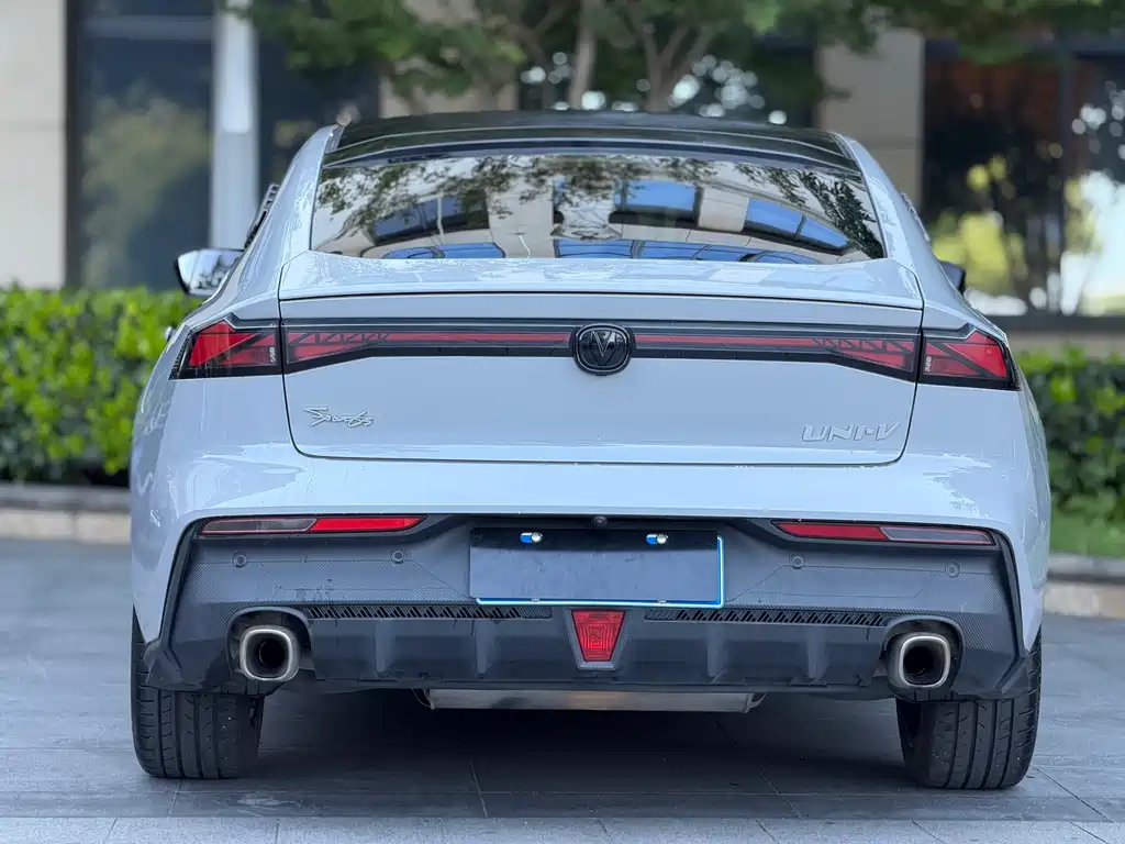 Changan Changan UNI-V 2022 1.5T Premium Model 2023 - thumbnail 8