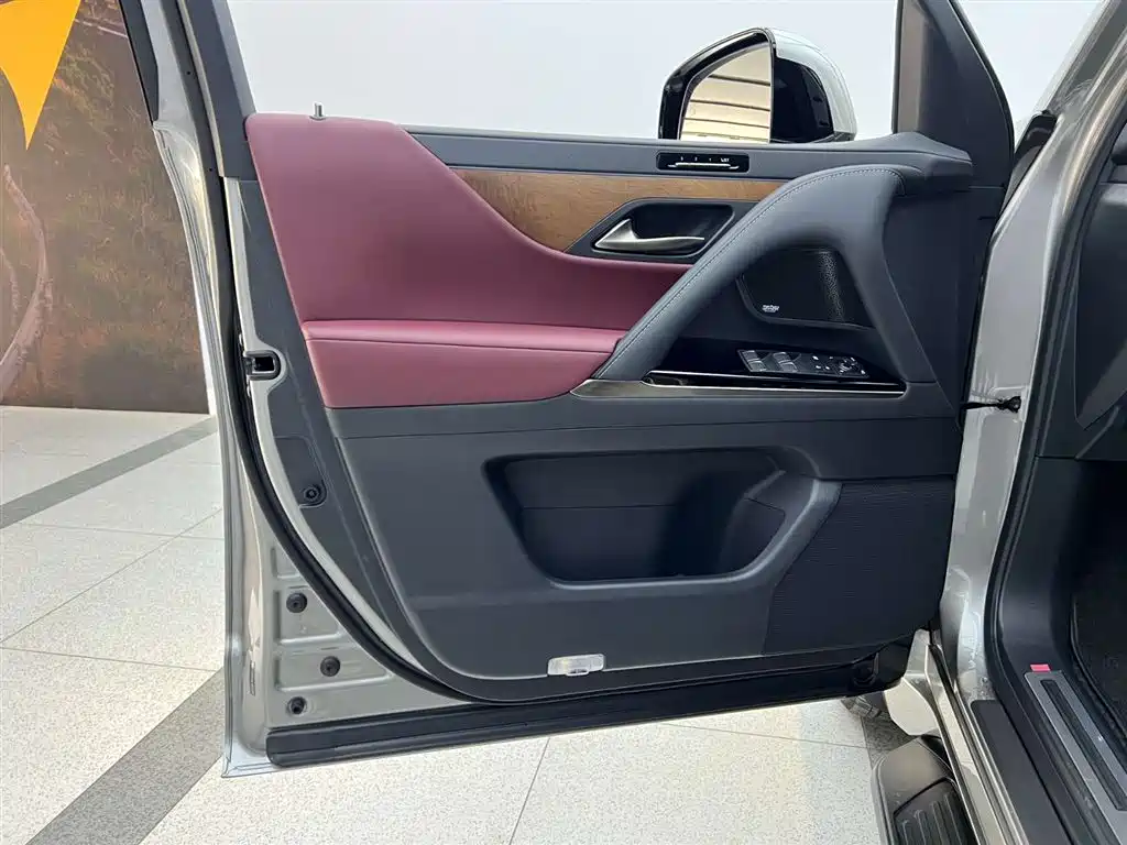 Lexus Lexus LX 2025 700h 2026 - thumbnail 13