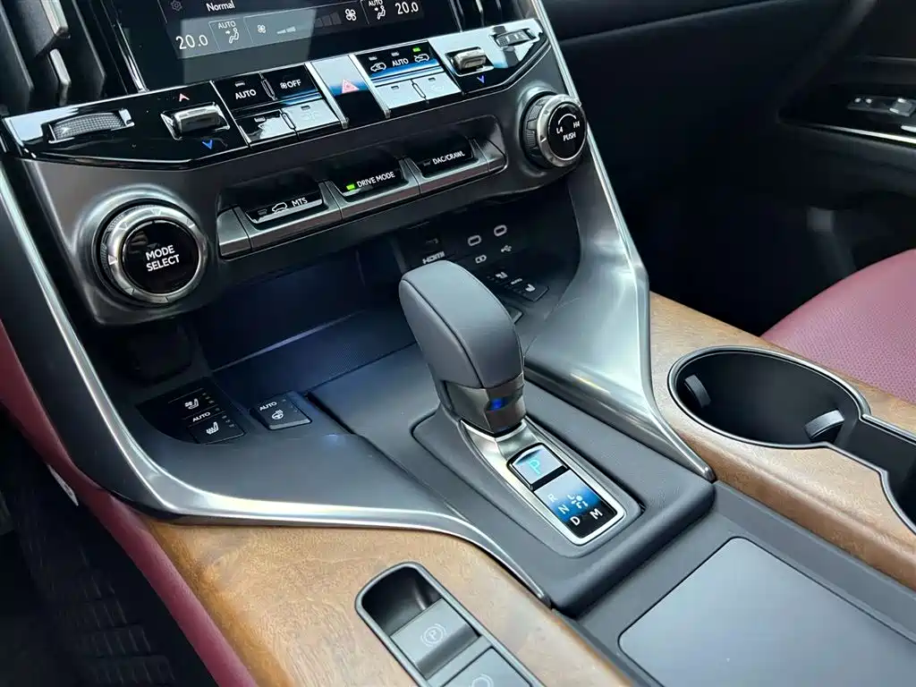 Lexus Lexus LX 2025 700h 2026 - thumbnail 17