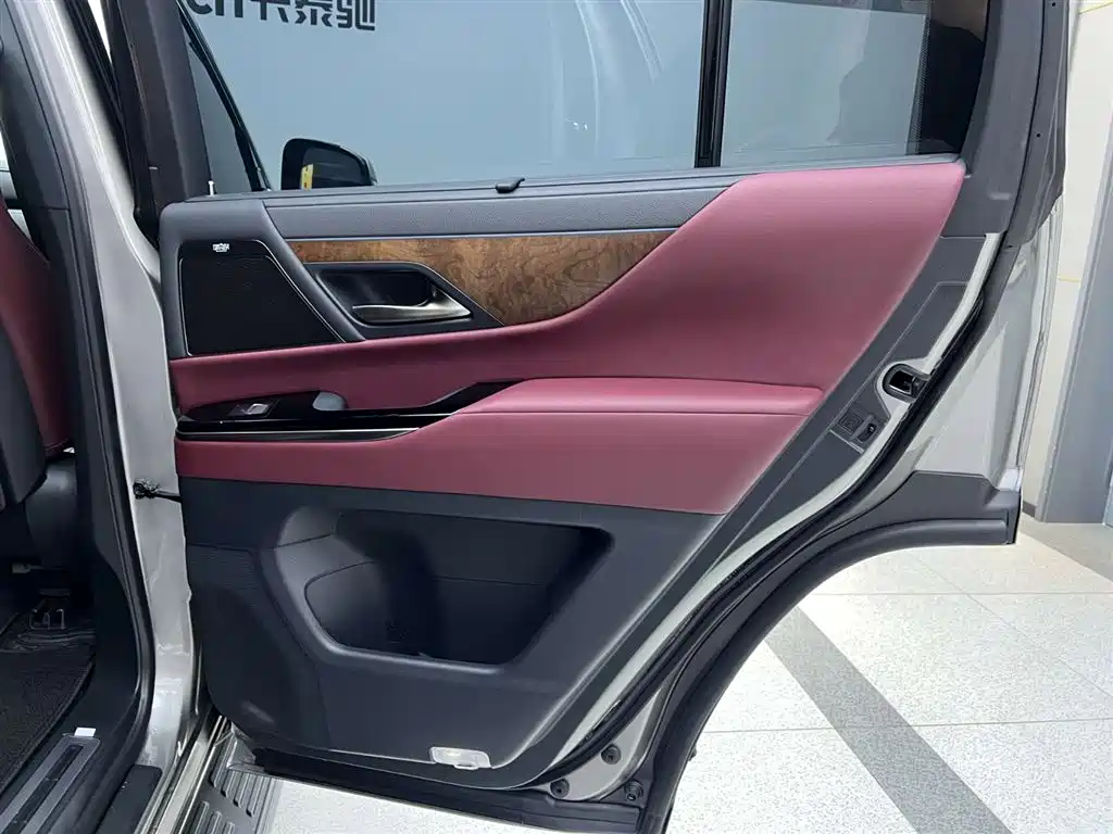 Lexus Lexus LX 2025 700h 2026 - thumbnail 25
