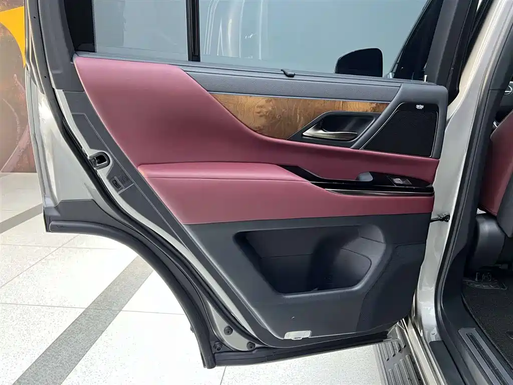 Lexus Lexus LX 2025 700h 2026 - thumbnail 28