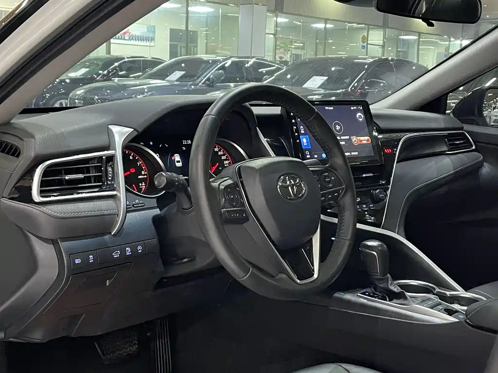 Toyota Camry 2.0S Knight Edition 2022 - thumbnail 5