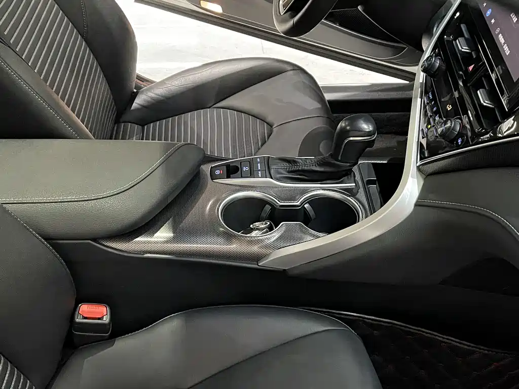 Toyota Camry 2.0S Knight Edition 2022 - thumbnail 12