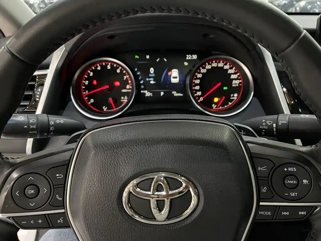 Toyota Camry 2.0S Knight Edition 2022 - thumbnail 14