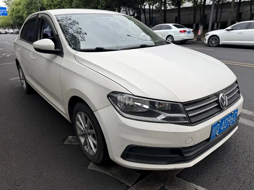 Volkswagen Santana 2016 1.6L Automatic Fashion Edition 2018 - thumbnail 3