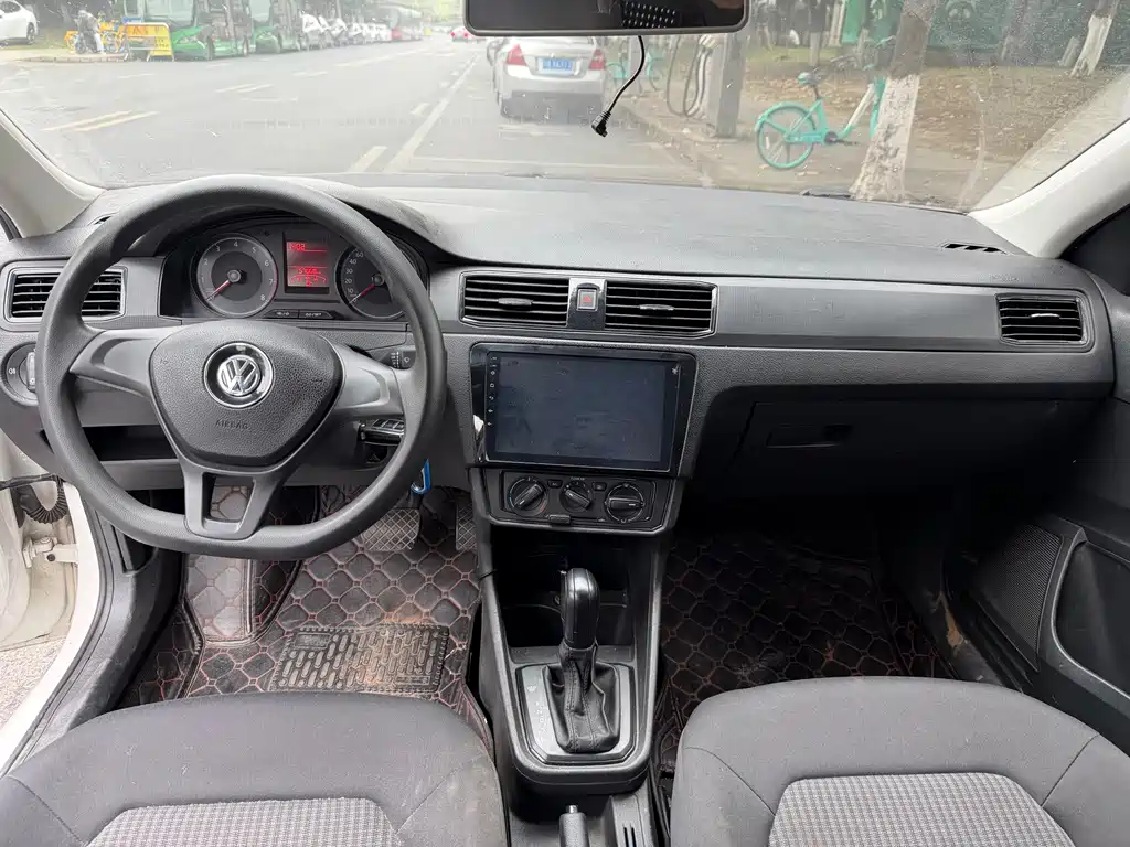Volkswagen Santana 2016 1.6L Automatic Fashion Edition 2018 - thumbnail 12