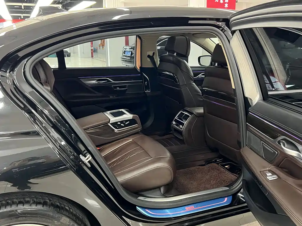 BMW BMW 7 Series 2019 Facelift 730Li Luxury Package 2020 - thumbnail 12