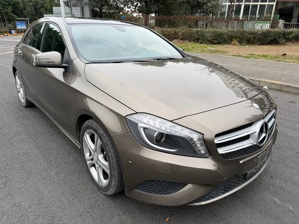 Mercedes-Benz Mercedes-Benz A-Class (Import) 2013 A 200 Urban 2014 - thumbnail 3