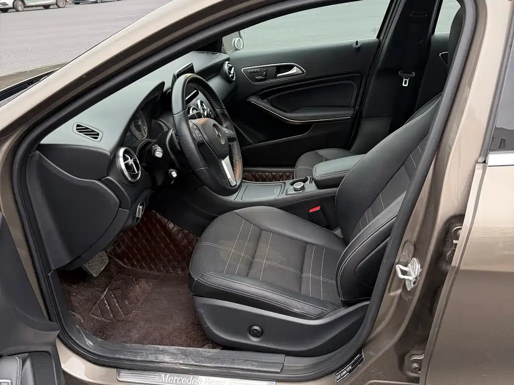 Mercedes-Benz Mercedes-Benz A-Class (Import) 2013 A 200 Urban 2014 - thumbnail 10
