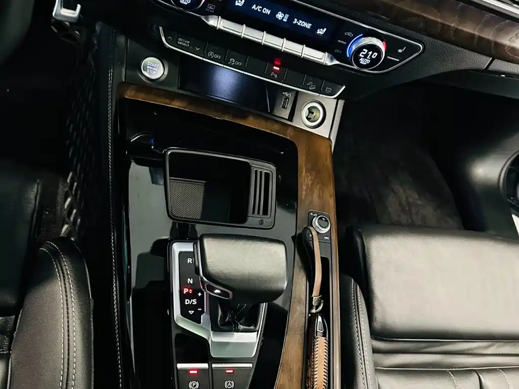 Audi Audi Q5L 2023 40 TFSI Luxury Dynamic Edition 2023 - thumbnail 10