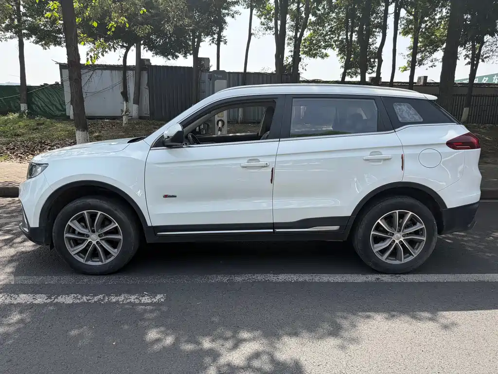 Geely Auto Geely Boyue 2018 1.8TD Automatic 2WD Smart Connectivity 4G Edition 2018 - thumbnail 4