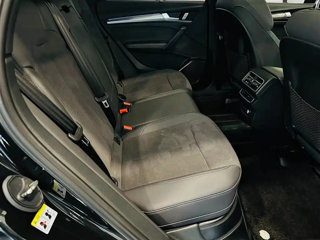 Audi Audi Q5L Sportback 2025 quattro 45th Anniversary Edition 40 TFSI Luxury 2025 - thumbnail 8