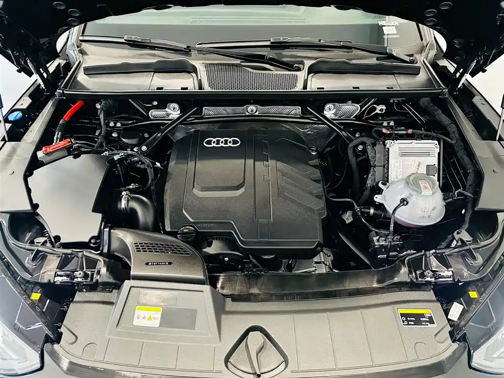 Audi Audi Q5L Sportback 2025 quattro 45th Anniversary Edition 40 TFSI Luxury 2025 - thumbnail 9