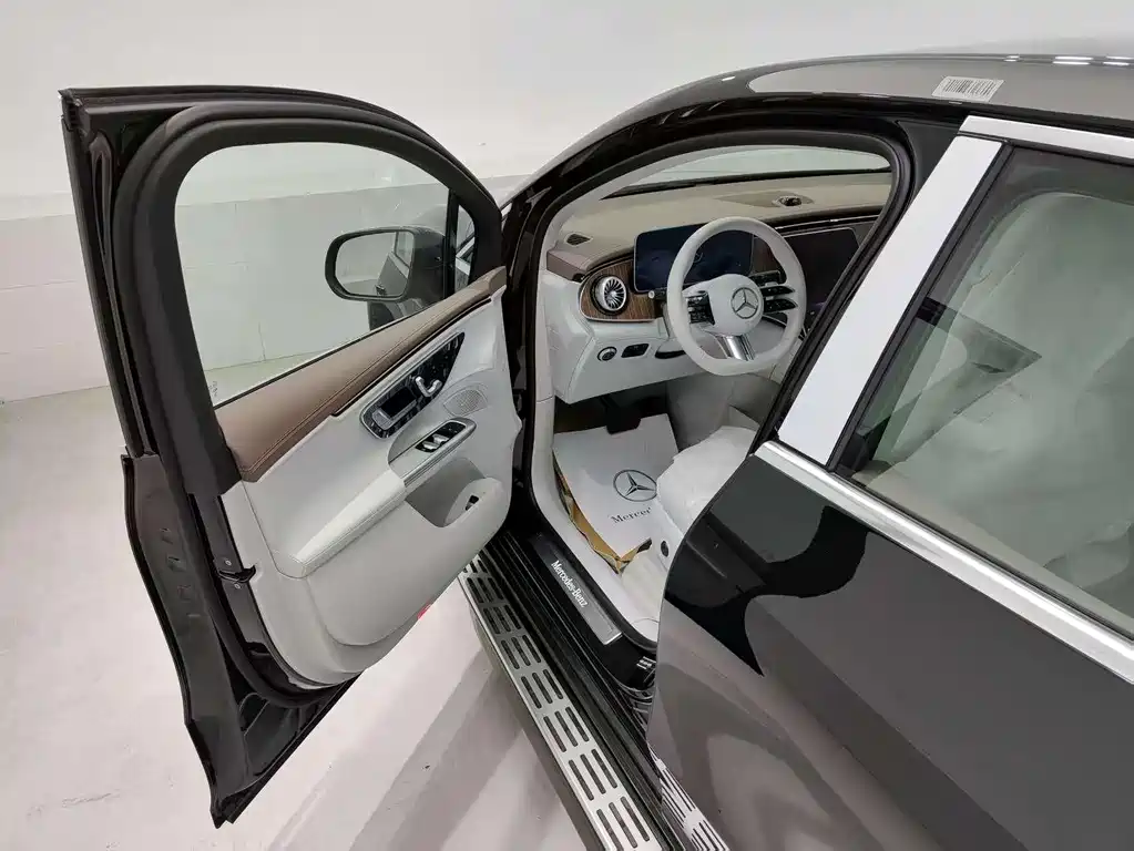 Mercedes-Benz Mercedes-Benz EQE SUV 2024 500 4MATIC Pioneer Edition 2025 - thumbnail 11