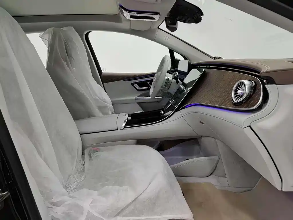 Mercedes-Benz Mercedes-Benz EQE SUV 2024 500 4MATIC Pioneer Edition 2025 - thumbnail 14
