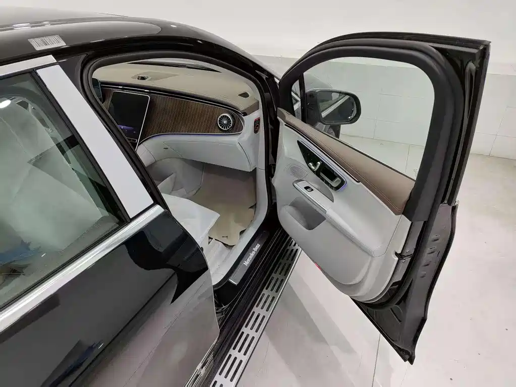 Mercedes-Benz Mercedes-Benz EQE SUV 2024 500 4MATIC Pioneer Edition 2025 - thumbnail 20