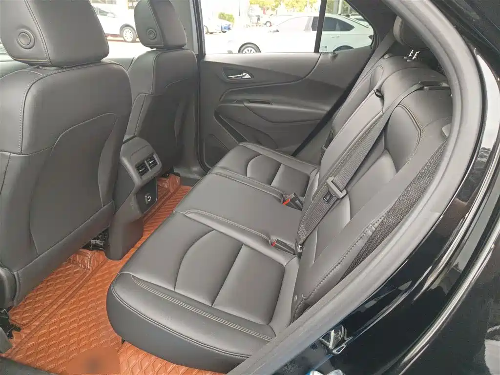 Chevrolet Equinox 2022 535T Chi Jie Edition 2023 - thumbnail 17