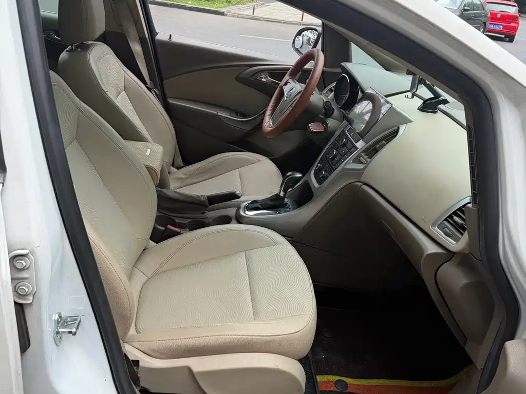 Buick Buick Excelle GT 2013 1.6L Automatic Fashion Edition 2013 - thumbnail 9