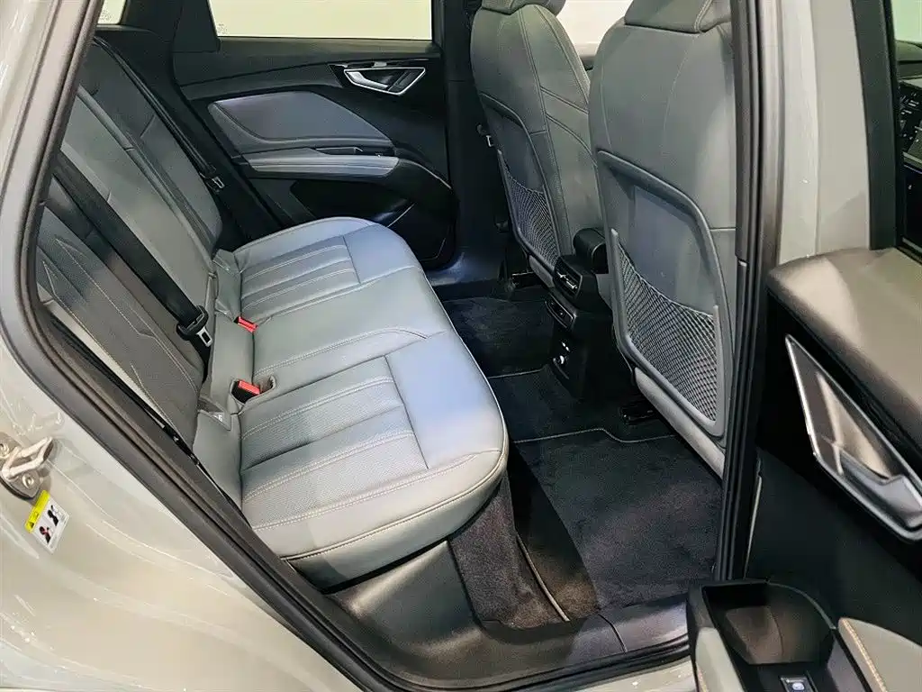 Audi Audi Q4 e-tron 2024 50 e-tron quattro 2024 - thumbnail 8