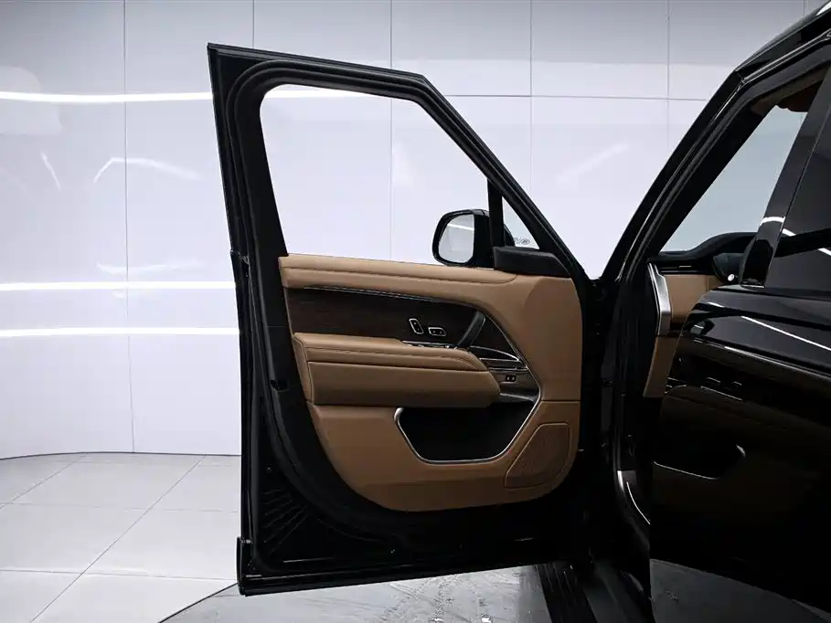 Land Rover Range Rover 2025 3.0 L6 400PS Autobiography LWB 2025 - thumbnail 10