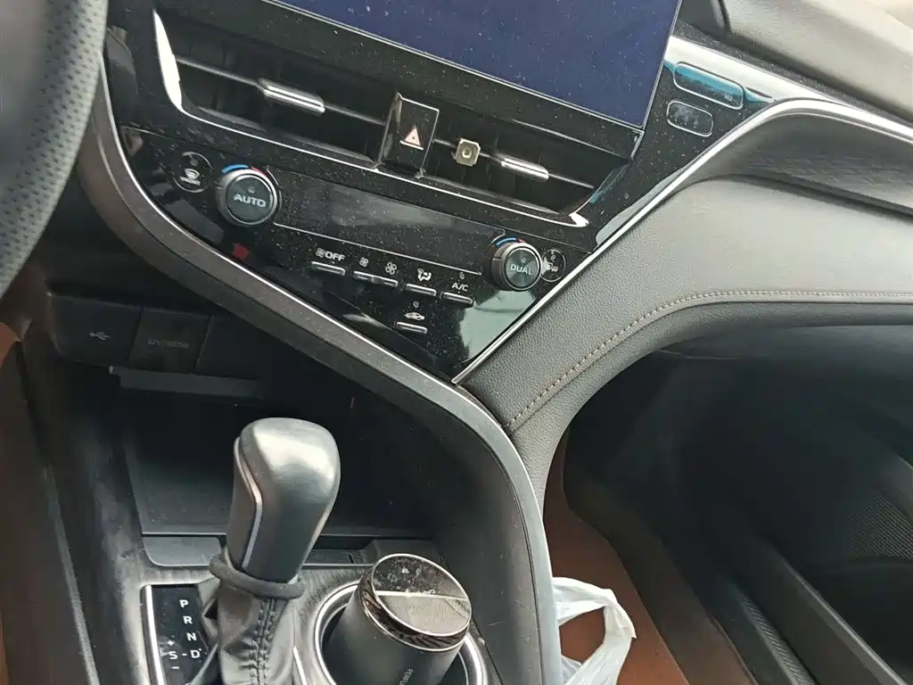 Toyota Camry 2.5G Luxury Edition 2022 - thumbnail 4