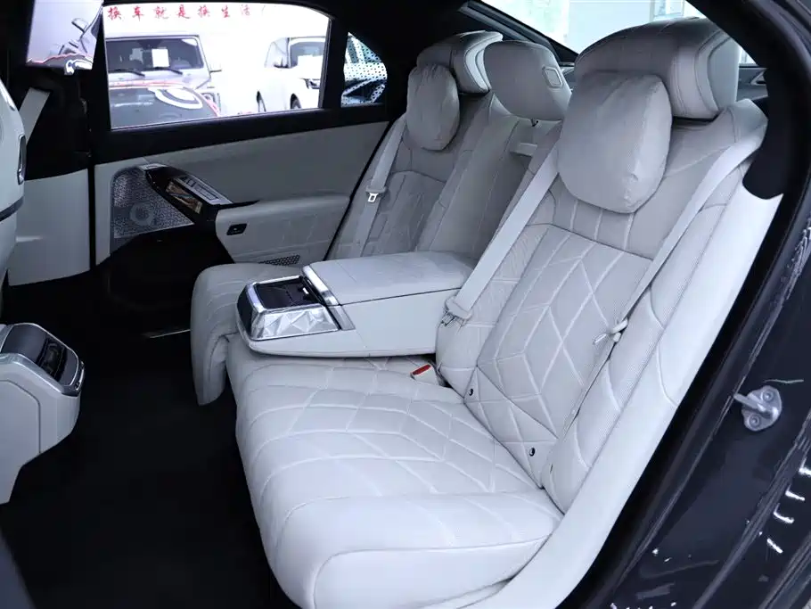 BMW BMW i7 2023 xDrive60L M Sport Package 2024 - thumbnail 7