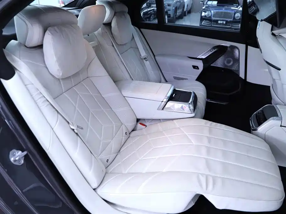 BMW BMW i7 2023 xDrive60L M Sport Package 2024 - thumbnail 8
