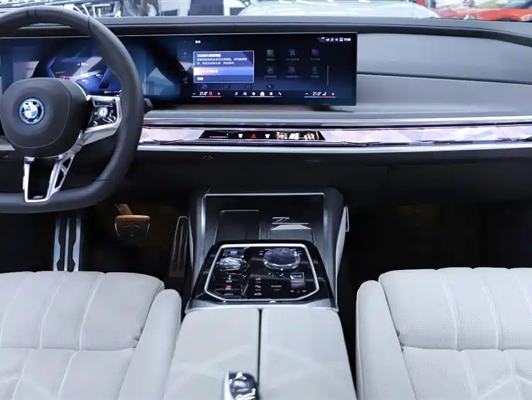 BMW BMW i7 2023 xDrive60L M Sport Package 2024 - thumbnail 19