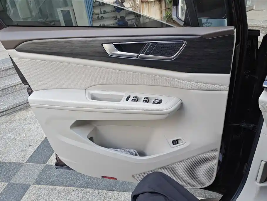 Volkswagen Viloran 2022 380TSI 2022 - thumbnail 7