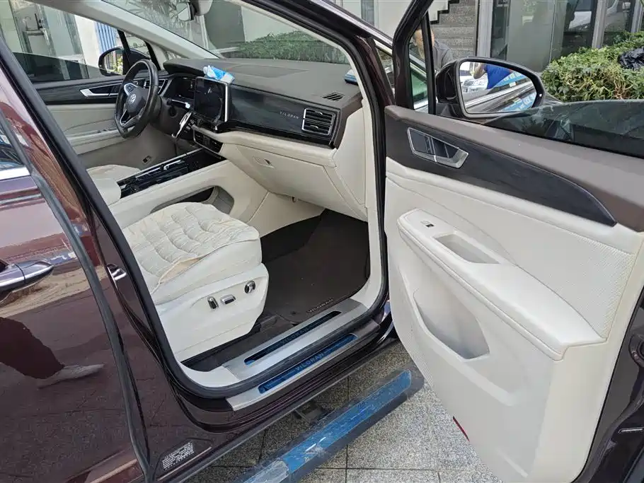 Volkswagen Viloran 2022 380TSI 2022 - thumbnail 8