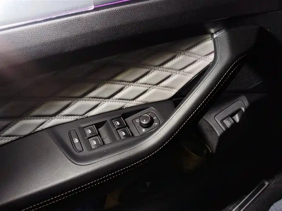 Volkswagen Magotan 2023 2 Million Commemorative Edition 380TSI DSG Flagship 2024 - thumbnail 7