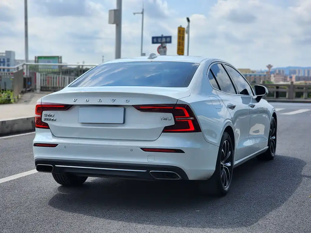 Volvo Volvo S60 T4 2021 - thumbnail 5